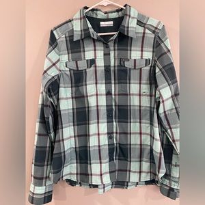 Columbia Omni shade Button Down long sleeve
